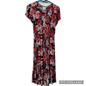 Knox Rose Floral dress XS (can fit up to M)